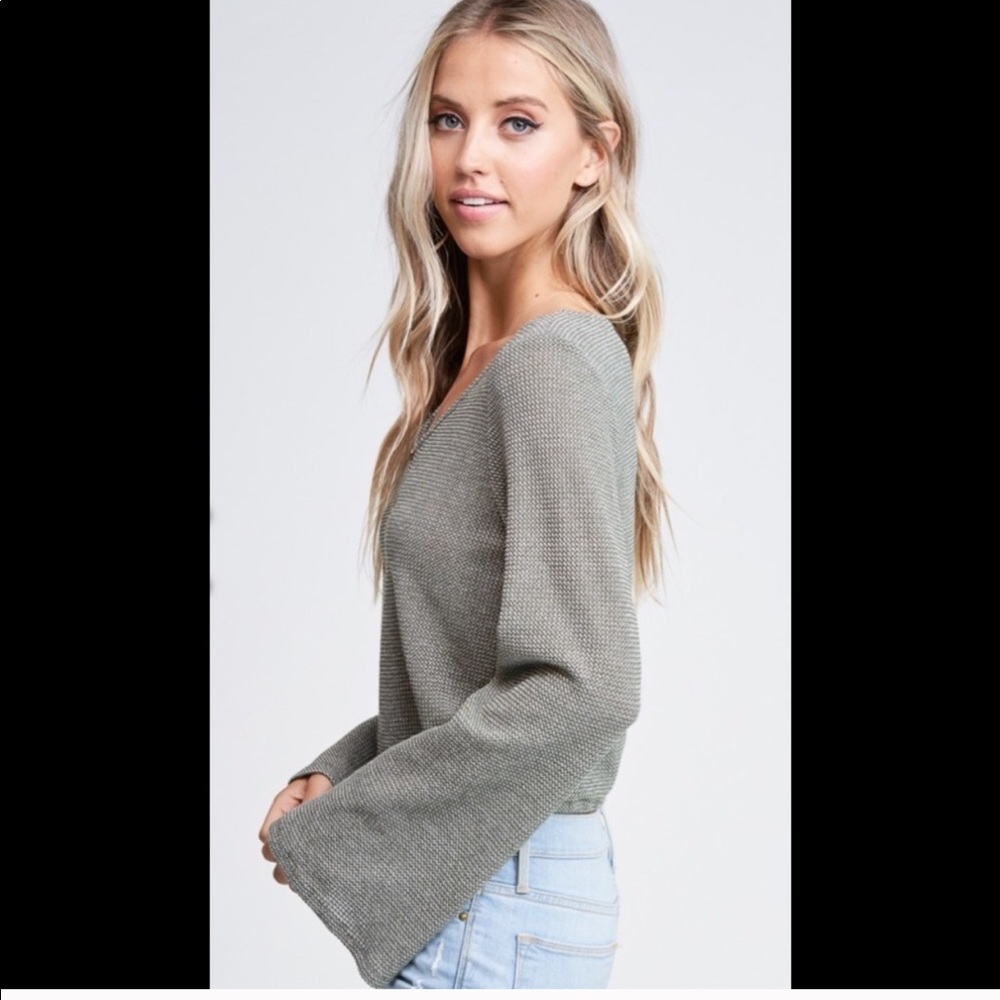 ❤️olive bell sleeve top - Picture 3 of 8